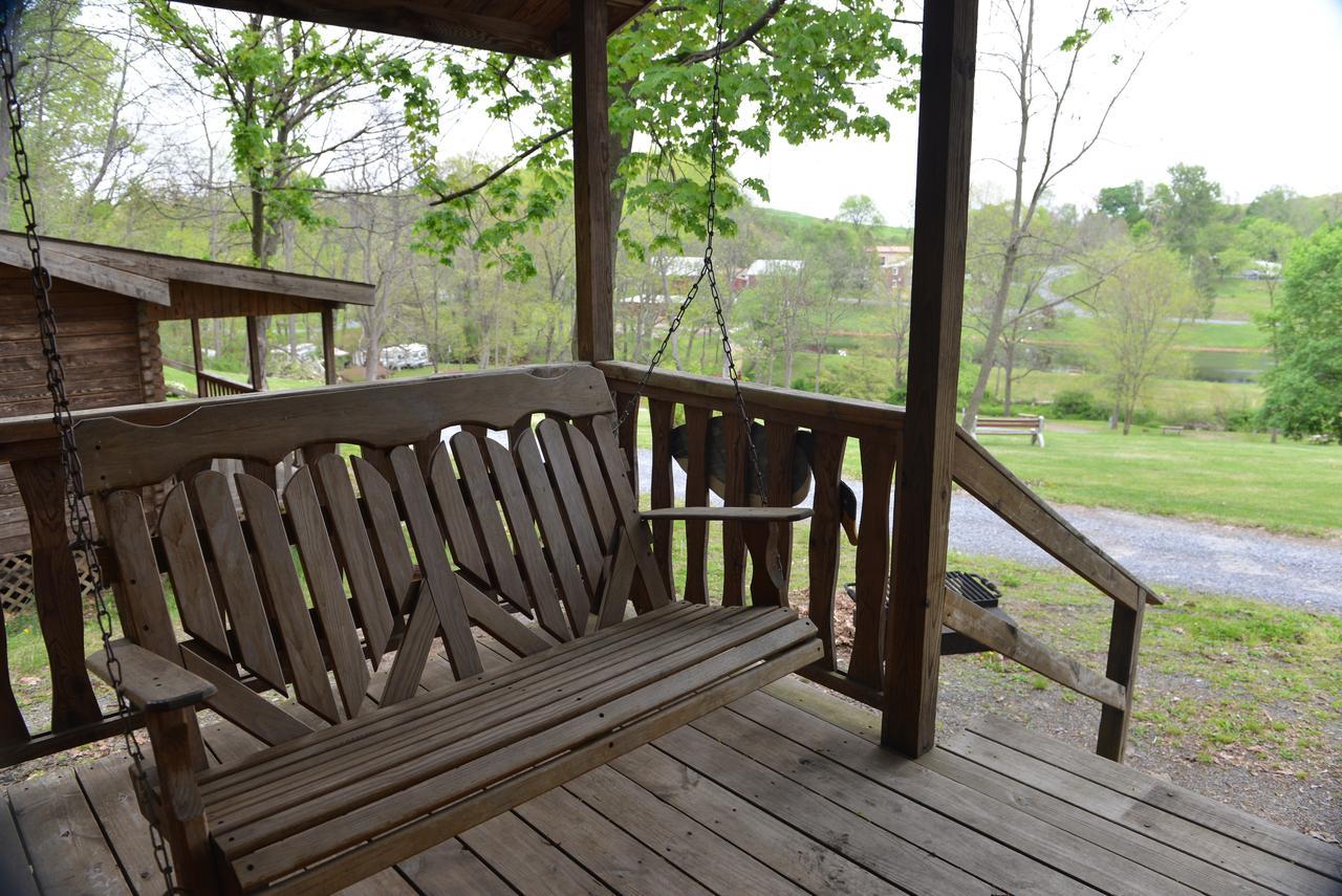 Robin Hill Camping Resort One-Bedroom Cottage 8 Lenhartsville Kültér fotó